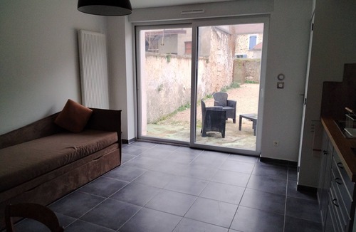 Saints Apartment | ART on the ground floor and terrace