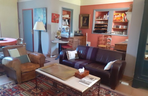 Sainte-Genevieve-des-Bois House | Artist's house in the heart of town