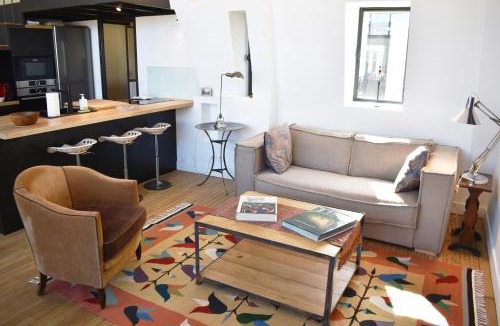 15th Arrondissement Apartment | Artist Loft