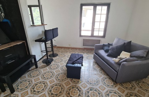 Sarcelles Apartment | Artist's studio plus parking space