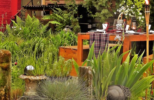Muidorge House | at 2, a guest house to the taste and color of imagination