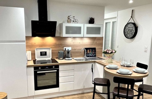 Ville Haute Apartment | At the Family Shelter of the Basilica