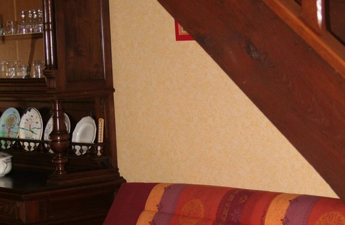 Cormot-le-Grand House | At the foot of the cliffs and the trails of the Grandes Randonnées (GR).