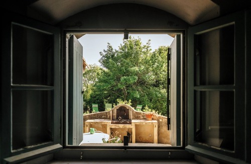 Vendemian House | Atypical family home sleeps 10