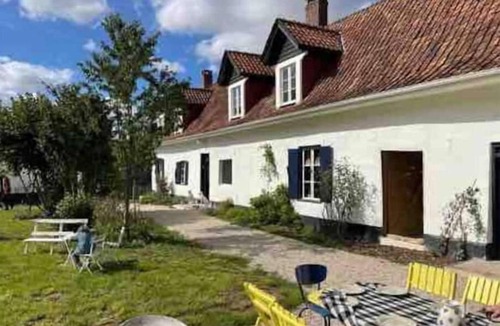 Embry House | Au Champ des Oiseaux - Nature & Piscine