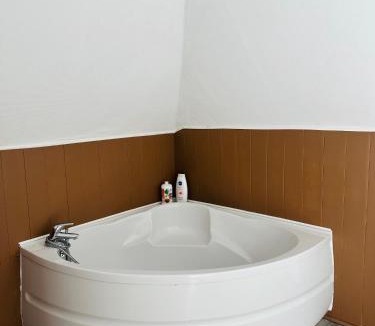 Guines Bed & Breakfast | Au Cosy