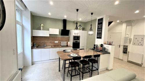Ville Haute Apartment | Au Refuge de la Basilique