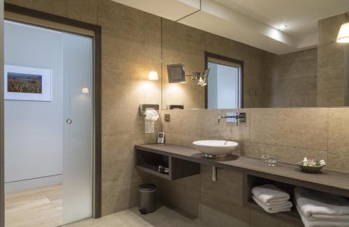 Vaux-en-Beaujolais Hotel | Auberge de Clochemerle, Spa privatif & restaurant gastronomique