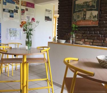 Montreuil-sur-Mer Hostel | Auberge de jeunesse-La Hulotte