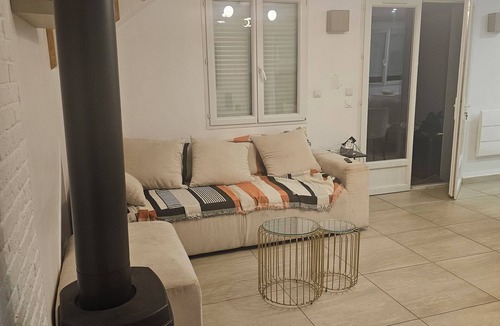 Drancy Bed & Breakfast | Auberge Emmanuel