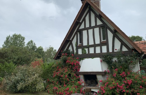 Groffliers Cottage | AUTHIE BAY GUEST HOUSE IN THE HEART OF 2 HECTARS PARC