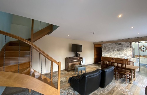 Houdain House | Aux jeux de Paume and its suite