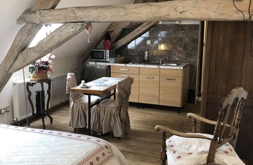 Ferriere-la-Petite Bed & Breakfast | Aux Logis de La Solre