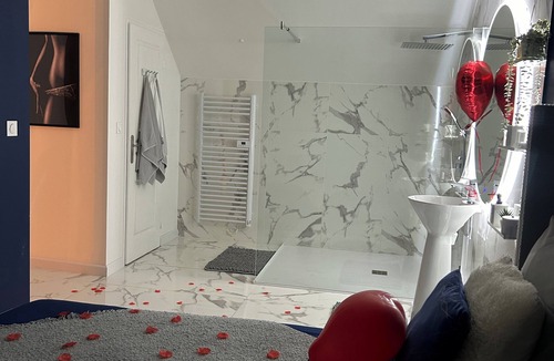 Bellicourt Apartment | Axis St Quentin Cambrai, full private accommodation, sauna, spa, breakfast included