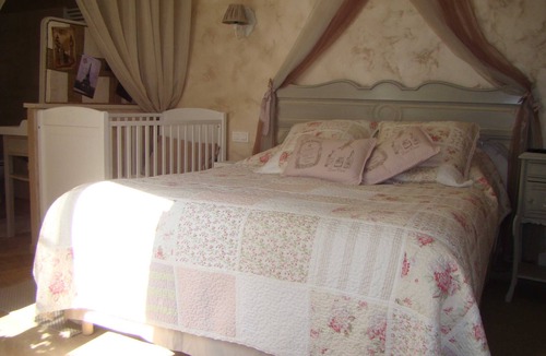 Saint-Jean-aux-Bois House | B & B Garden of Saint John