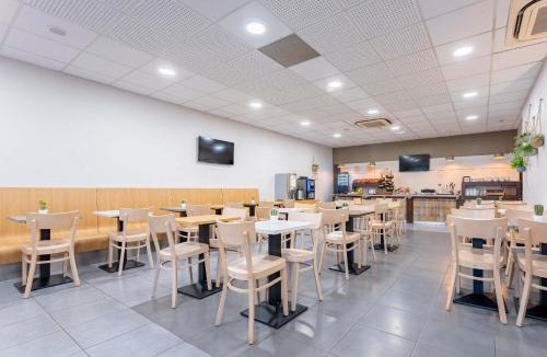 Louvroil Hotel | B&B HOTEL Maubeuge-Louvroil