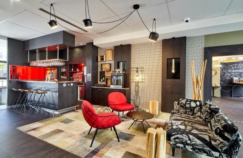 Montigny-le-Bretonneux Hotel | B&B HOTEL Saint-Quentin-en-Yvelines Centre Gare 4 étoiles