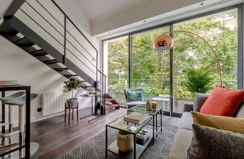 15th Arrondissement Apartment | B5 Loft Duplex 175Blo-Paris Convention