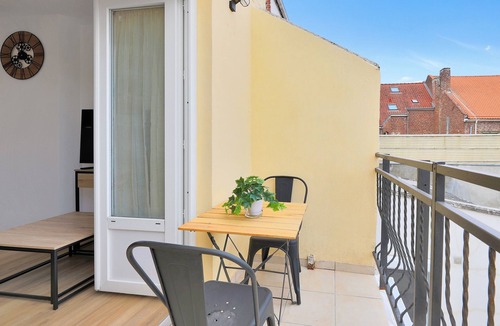 Lens Apartment | Barrois - Joli appt avec balcon, 35min de Lille