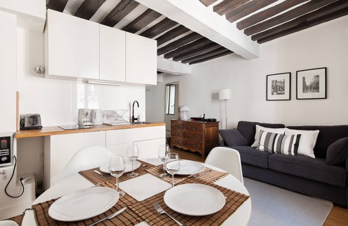Quartier de la Monnaie Apartment | Beautiful 1bdr apartment, 6th arr. steps away from Notre Dame