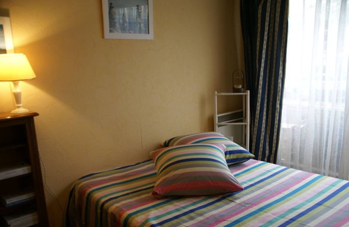 Croissy-sur-Seine Apartment | Beautiful 2p accommodation with private, quiet and green garden 10 minutes from Paris