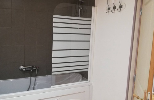 La Fere Apartment | beautiful apartment in old and quiet residence