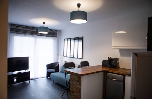 Vernon Apartment | Beautiful apartment on the Seine at Vernon Giverny 1 bedroom + 1 bedroom cabin