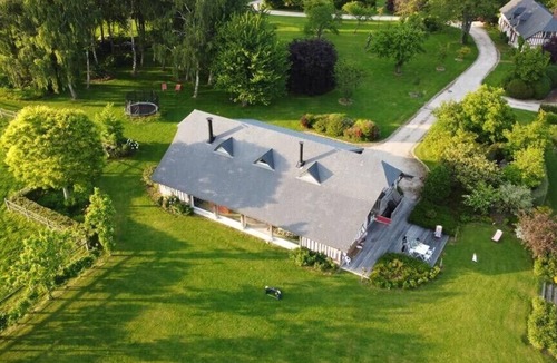 Quetteville Cottage | Beautiful family home with heated pool and tennis court 15 minutes from Deauville