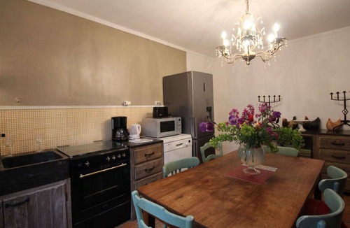 Saint-Sulpice-les-Feuilles House | Beautiful private villa for 9 people with private pool, WIFI, hot tub, TV, patio and pets allowed