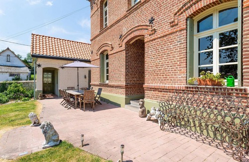 Fressin House | Beautiful home in Fressin with kitchen