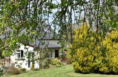 Ceauce Cottage | Beautiful, large relaxing holiday home set in beautiful rural Basse Normandy