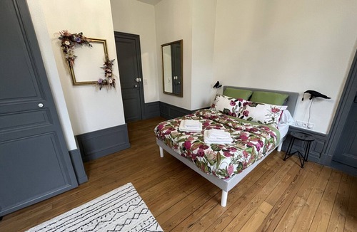 Joze Bed & Breakfast | Bed and Breakfast 'Chambre D'hôte 1' with Shared Terrace, Wi-Fi and Air Conditioning