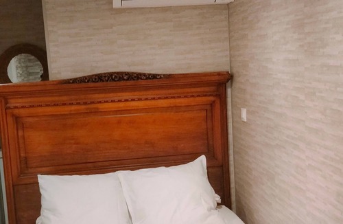 Amblainville Bed & Breakfast | BED AND BREAKFAST DEPENDENCY WITH IN-ROOM JACUZZI