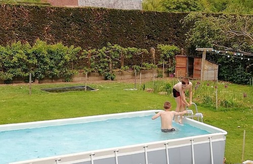 Saint-Ouen-sur-Iton Bed & Breakfast | Bedroom sleeps 5, fast Wi-Fi
