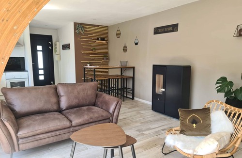 Quaedypre Apartment | Bel Appartement Rénové Avec Jardin, Proche de Bergues
