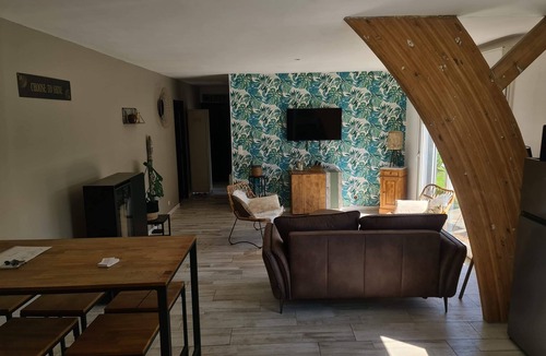 Quaedypre Apartment | Bel Appartement Rénové Avec Jardin, Proche de Bergues