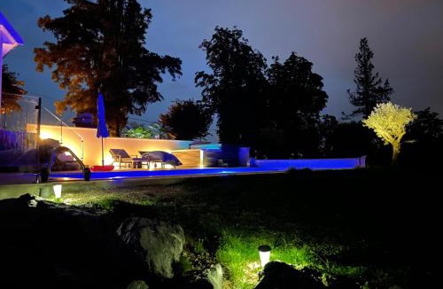 Saint-Thierry Apartment | Best view, pool and spa on the Champagne vineyard