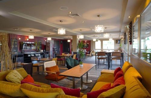 Maubeuge Hotel | Best Western l'Atelier 117
