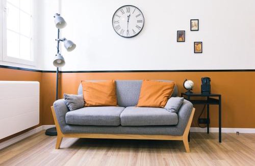 Joigny Apartment | Black Cognac