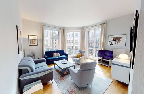 Historic Center Apartment | bleu mesange 90m2 city center 2br 2bth