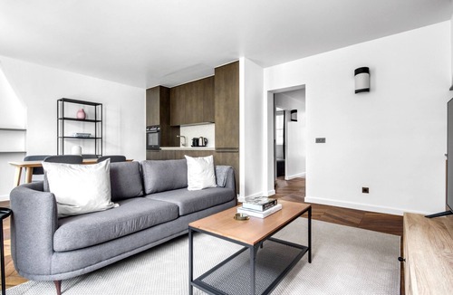 Gaillon Apartment | Blueground | Saint-Honoré, nr Rue de Rivoli