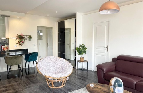 Savigny-sur-Orge Apartment | Bohemian & Chic Apartment 20' from Paris