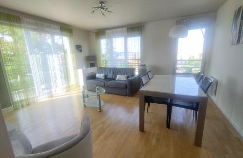 Carrieres-sous-Poissy Apartment | Bord de Seine