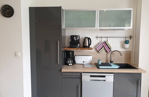 Bourbourg Cottage | Bourbourg furnished cottage - 2 bedrooms - 5 people - enclosed garden - private parking