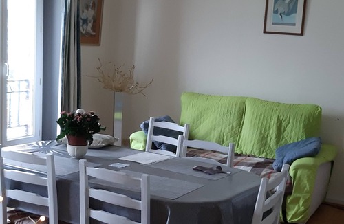 Le Treport Apartment | Bright apartment, town centre, facing the sea, touristic site & many activities