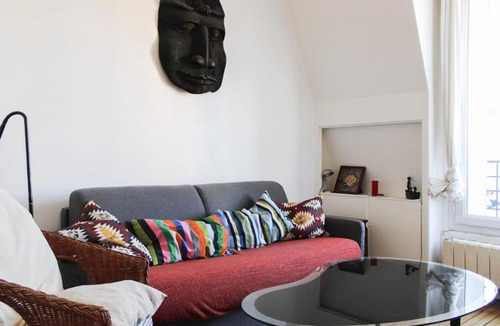 Levallois-Perret Apartment | Bright nest with a small view on the Eiffel Tower