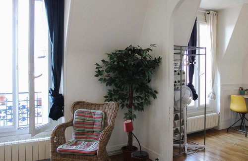 Levallois-Perret Apartment | Bright nest with a small view on the Eiffel Tower