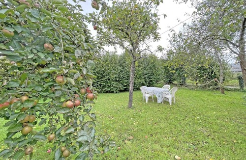 Saint-Pierre-du-Regard Cottage | Bright renovated cottage with pets allowed, parking and WIFI in Swiss Normandy