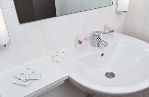 Val-de-Reuil Hotel | Brit Hotel Rouen Sud/Val De Reuil