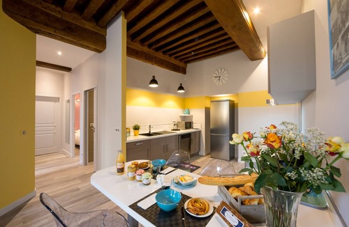 Beaune City Centre Apartment | BSH - Beaune Allerey - Parking included